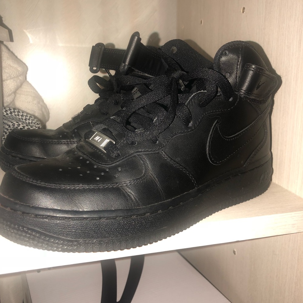 NIKE AIR FORCE 1 BLACK